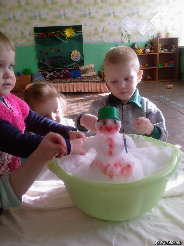 ПЛАЧЕТ СНЕГ март 2011